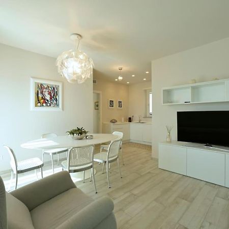 Luxury Apartament Con Garage Vista Mare Alassio Per 6 Persone المظهر الخارجي الصورة