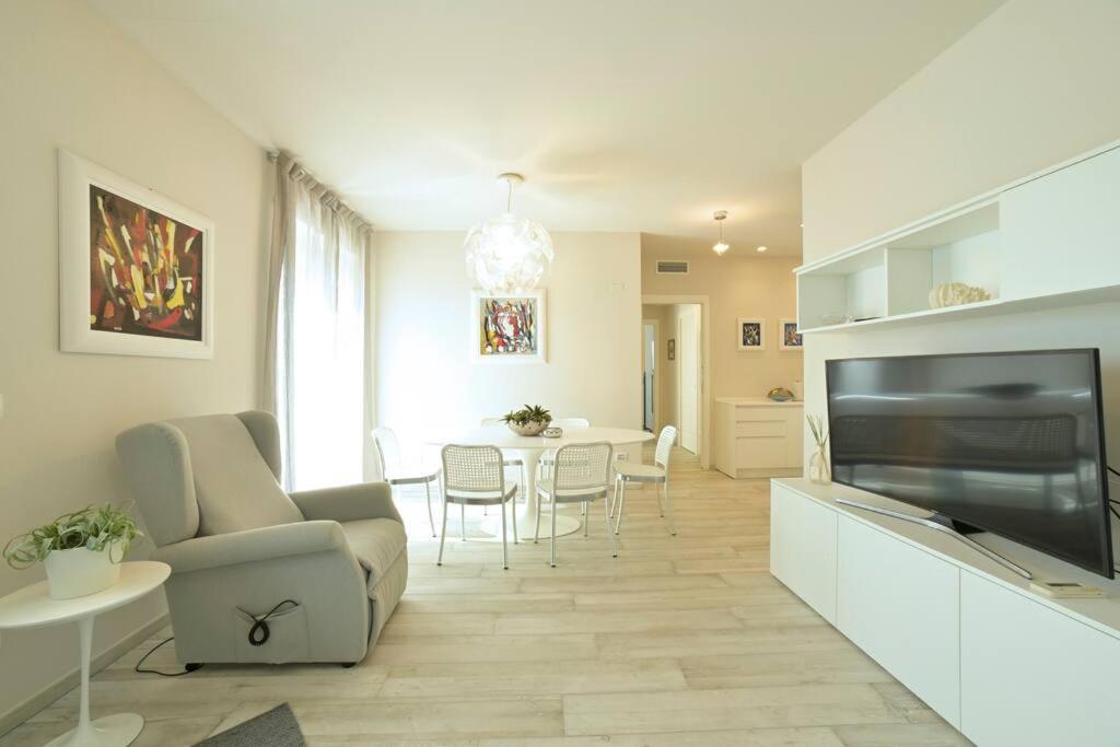 Luxury Apartament Con Garage Vista Mare Alassio Per 6 Persone المظهر الخارجي الصورة