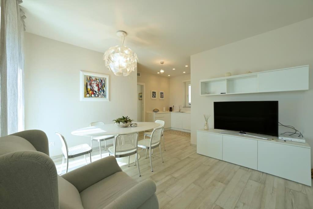 Luxury Apartament Con Garage Vista Mare Alassio Per 6 Persone المظهر الخارجي الصورة