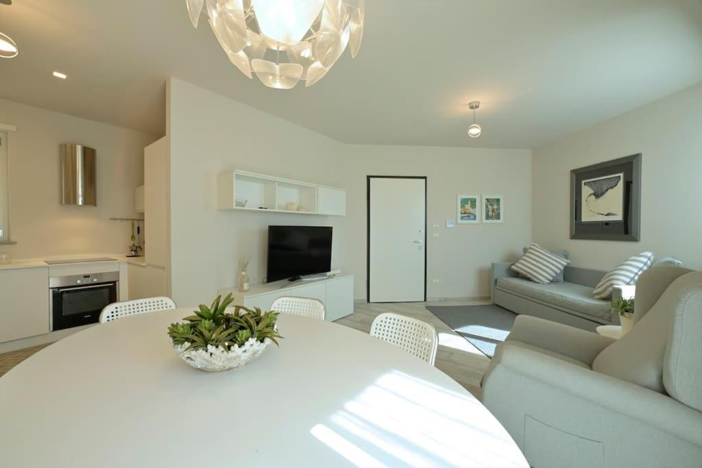 Luxury Apartament Con Garage Vista Mare Alassio Per 6 Persone المظهر الخارجي الصورة