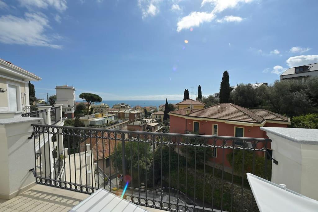Luxury Apartament Con Garage Vista Mare Alassio Per 6 Persone المظهر الخارجي الصورة